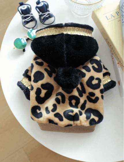 Original camperita de plush animal print c/capucha.Talle XS